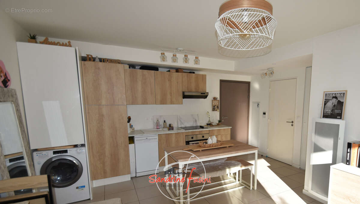Appartement à CARROS