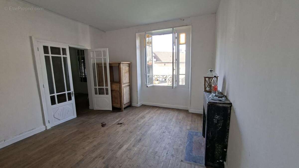 Maison à TEYSSIEU