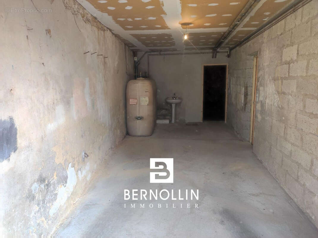 Maison en pierre mitoyenne de 107 m2 à Treffort centre - photo 14