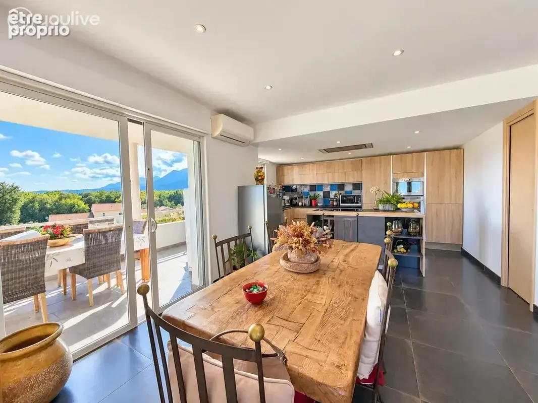 Dernier étage – t3 85 m² – terrasse – vue mer & montagne - photo 2