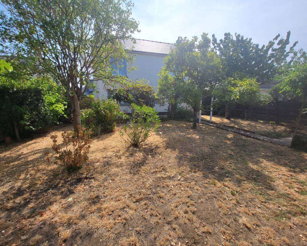 Maison familiale avec fort potentiel – 130 m² habitables (148 m² au sol) – Saint-Herblain Bourg - photo 10