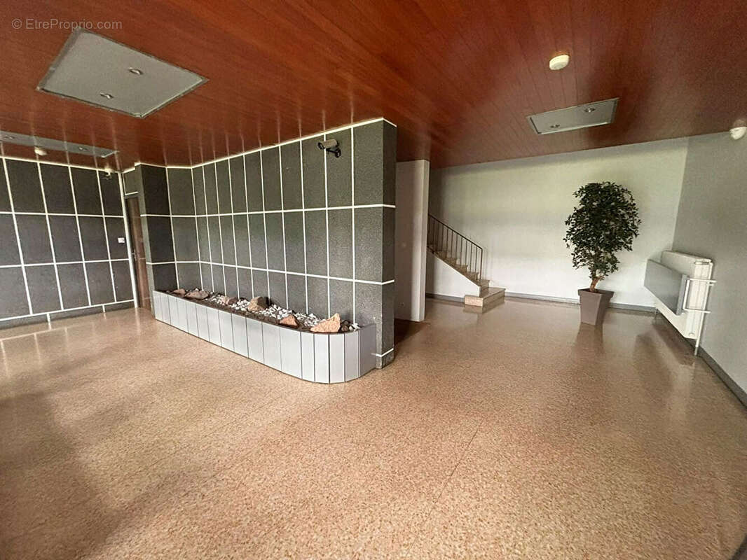 Appartement t4 91 m² le coteau - photo 13