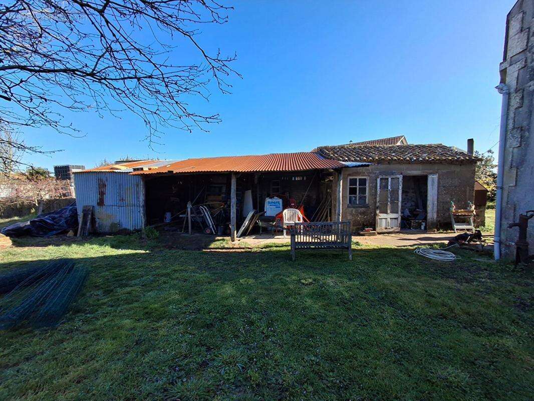 Maison à SAINT-CYR-DES-GATS