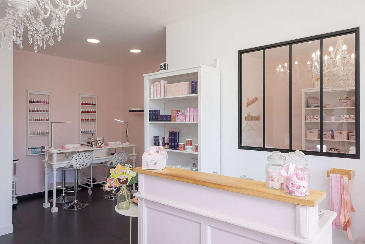 Commerce à L&#039;ISLE-SUR-LA-SORGUE