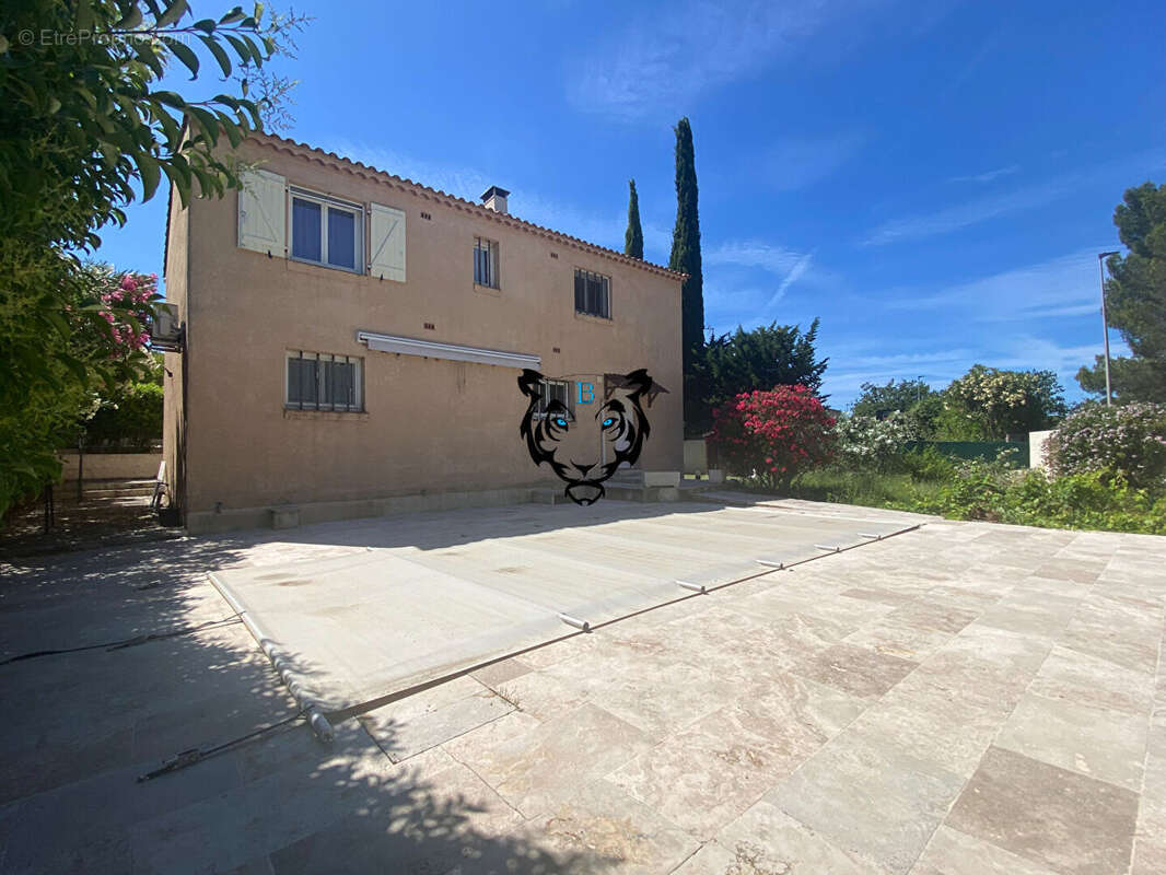 Maison à ROQUEBRUNE-SUR-ARGENS