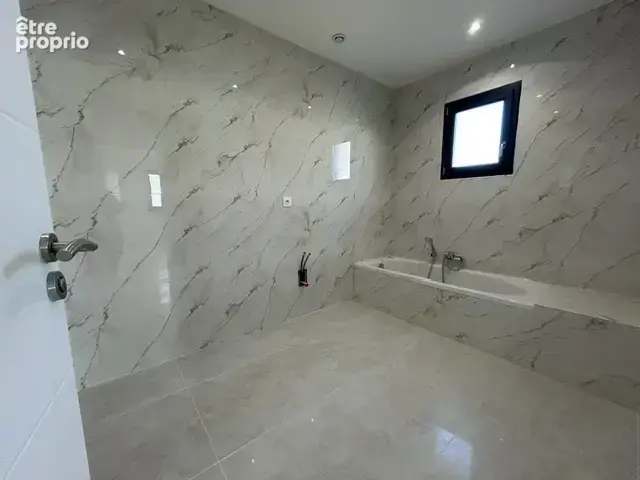 Maison neuve de plain à vendre avec garage et terrain attenant - photo 8