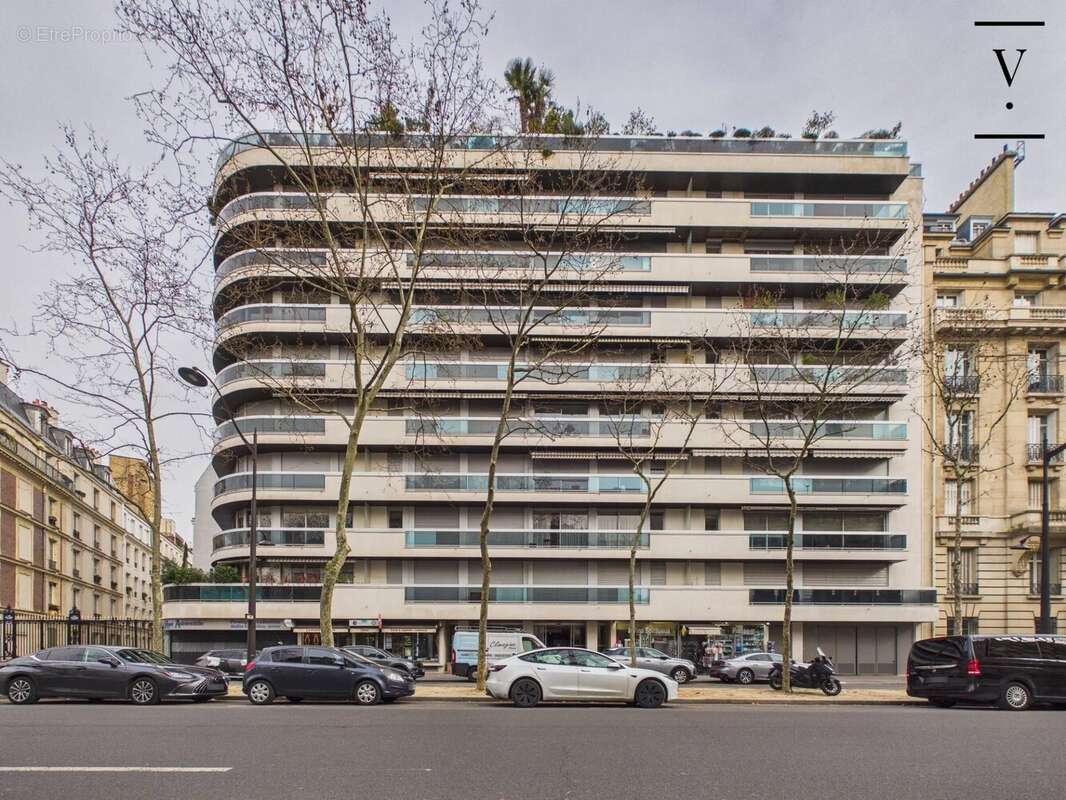 Appartement à PARIS-7E