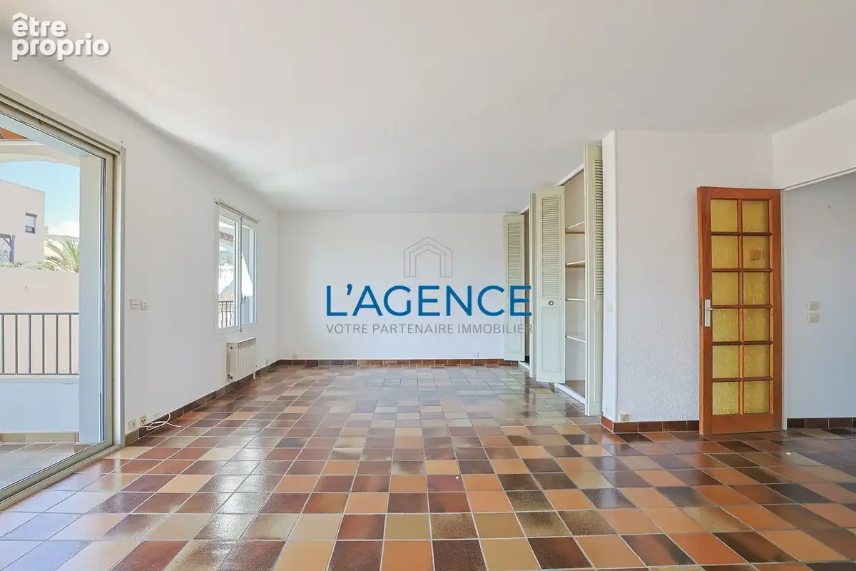 Appartement T4 de 89 m2 en dernier étage avec ascenseur dans résidence fermée et verdoyante au centre ville de - photo 3