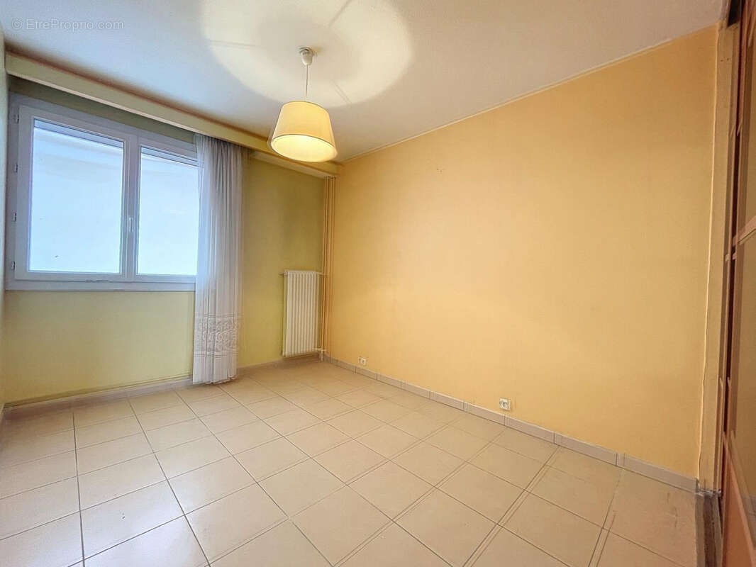 Appartement à MARSEILLE-16E