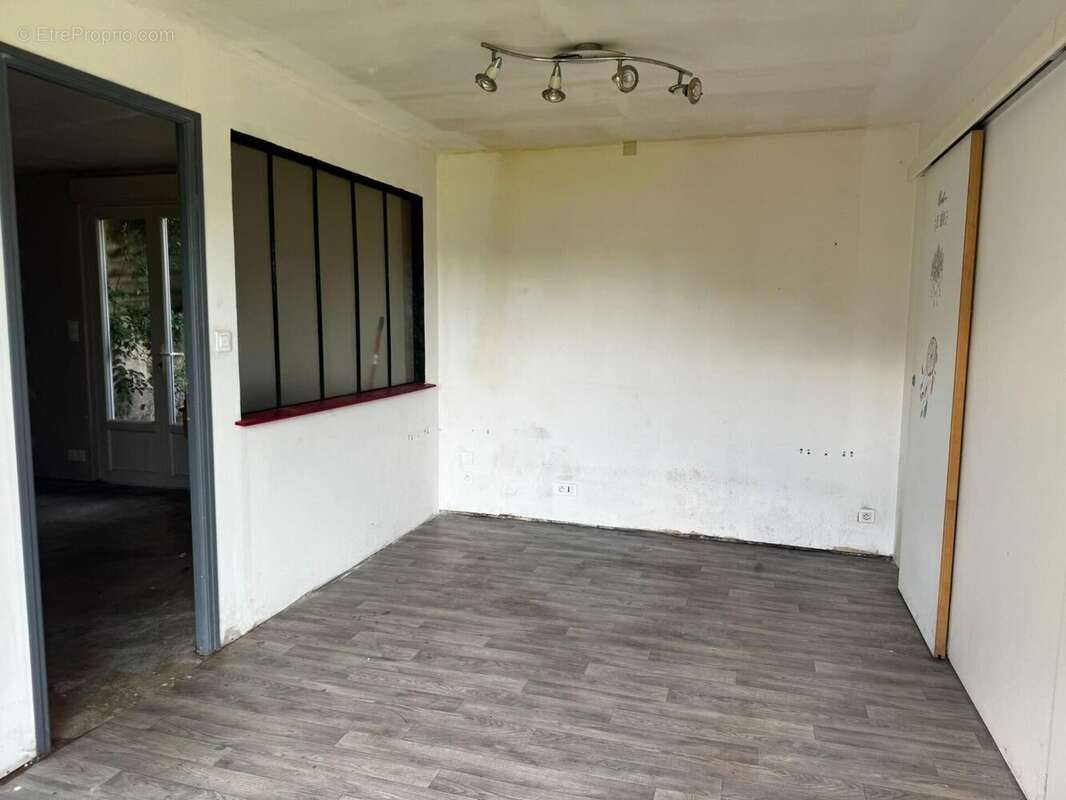 Maison 160 m² à Saint-Leger-Du-Bois  - photo 9