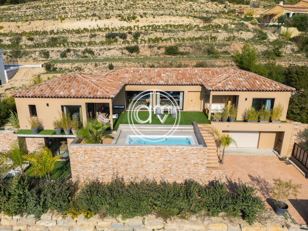 Maison à LE CASTELLET