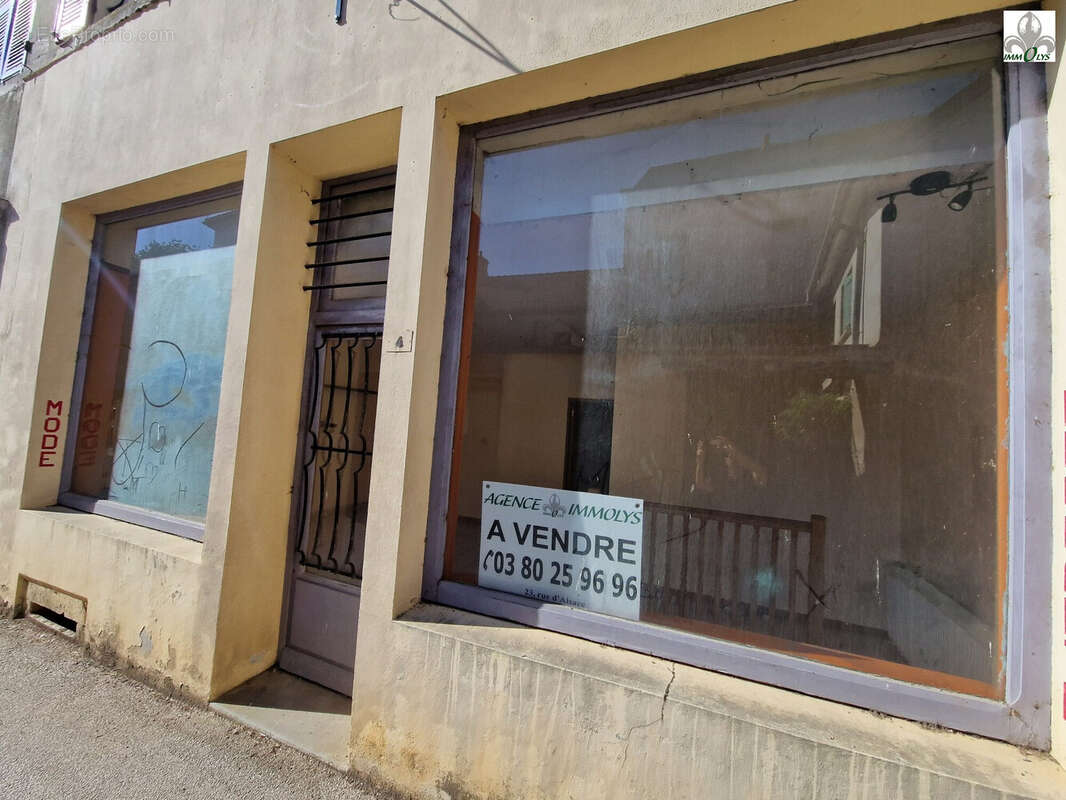 Commerce à SAVIGNY-LES-BEAUNE