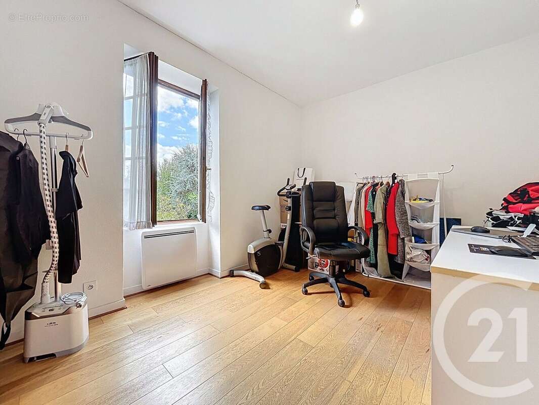 Maison 161 m² à La Chapelle-Gauthier  - photo 24