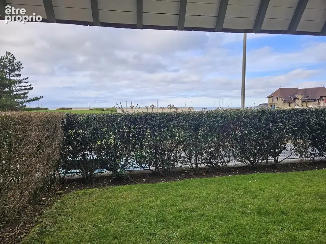 Rare à deauville / tourgéville – appartement 3 pièces rénové en 1ère ligne mer avec jardin privatif et vue mer - photo 9