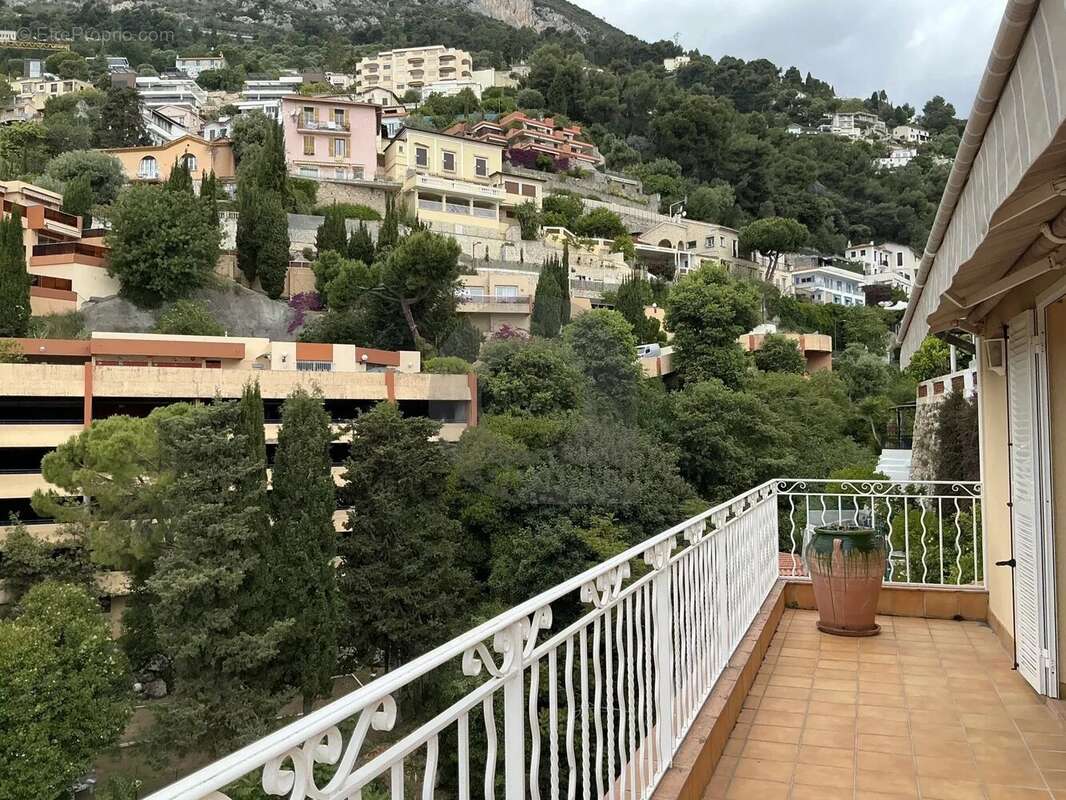 Appartement à ROQUEBRUNE-CAP-MARTIN