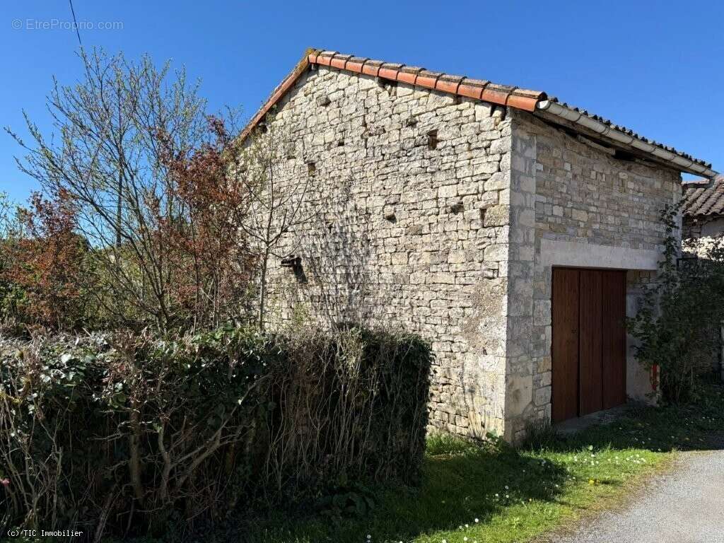 Maison à VILLEFAGNAN