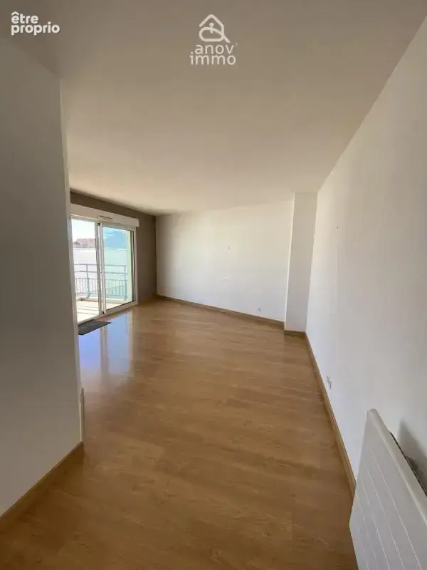 Appartement T3 avec terrasse, cave et parking proche plage e - photo 5