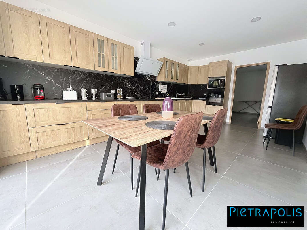 Maison à CRECHES-SUR-SAONE