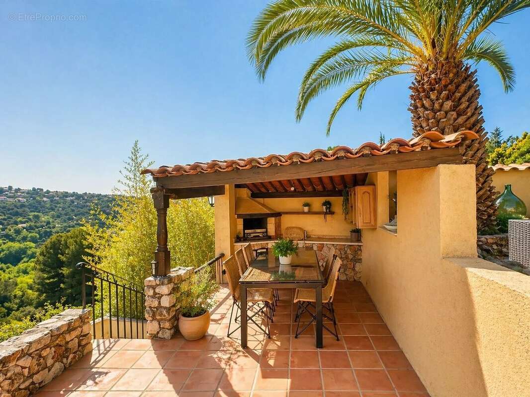 Maison à COLOMARS