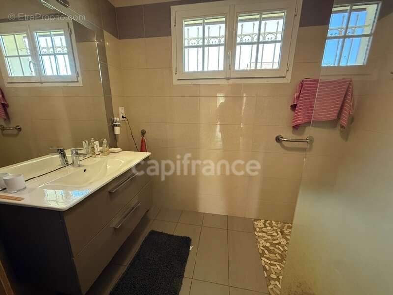 Grande maison avec dépendance sur 3460 m² de terrain - photo 11