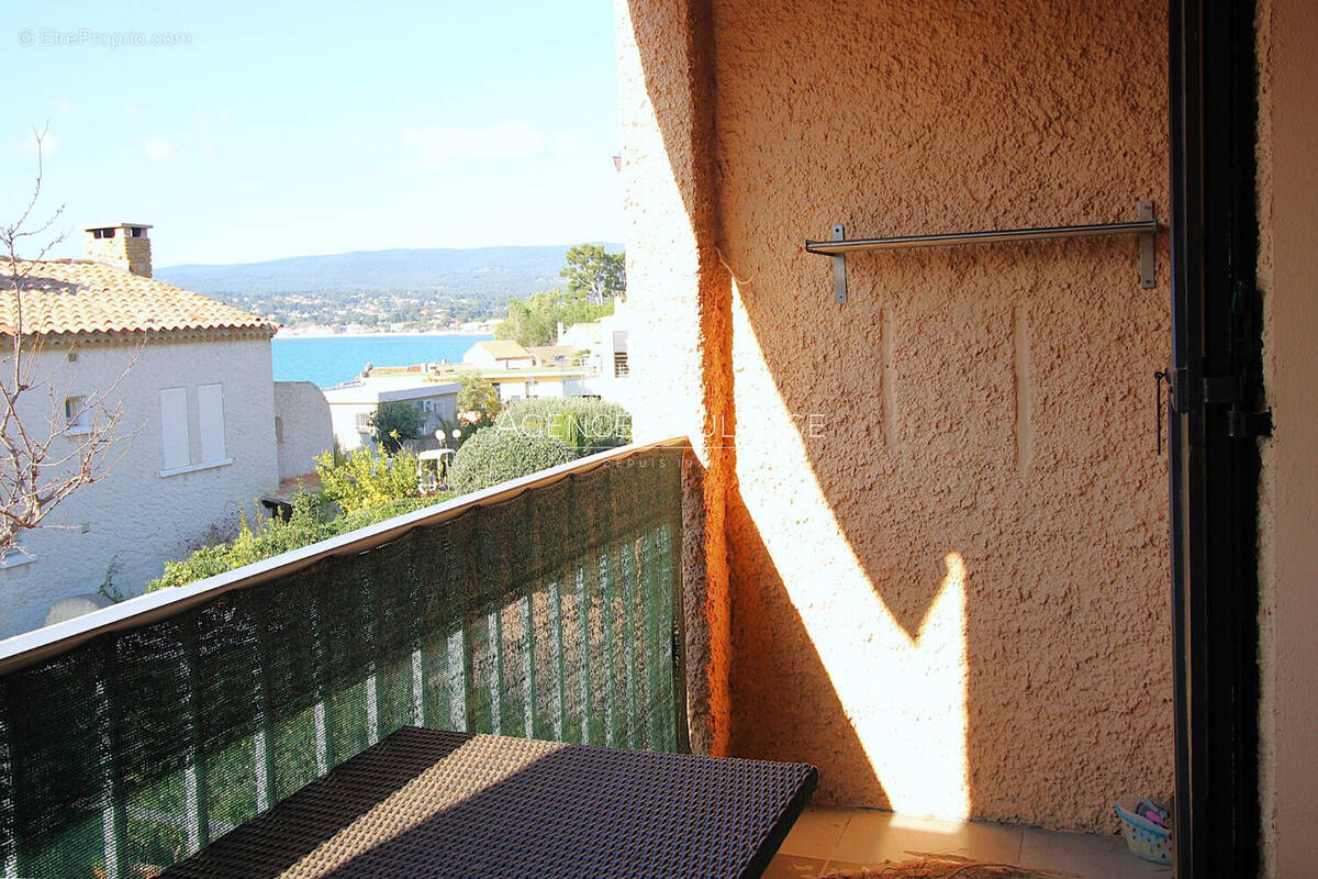 Appartement à SAINT-CYR-SUR-MER