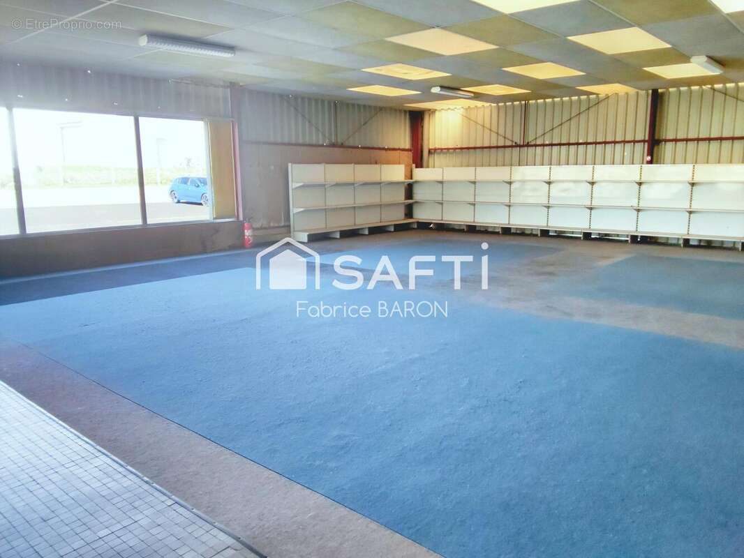 Photo 4 - Commerce à CHASSENEUIL-DU-POITOU