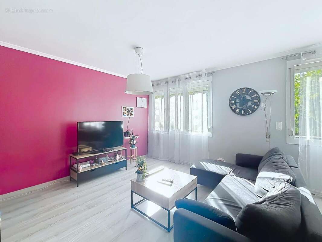 Photo 3 - Appartement à HOUILLES