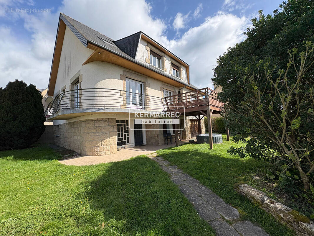 Maison à BOURG-DES-COMPTES