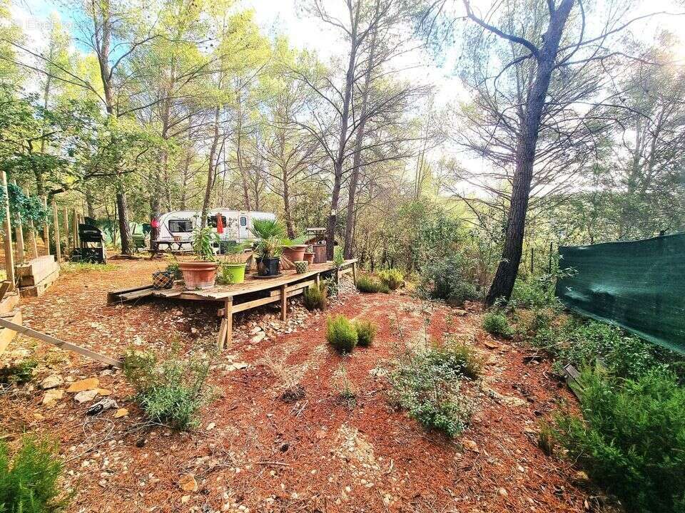 LE BEAUSSET-TERRAIN NON CONSTRUCTIBLE-A VENDRE-SECTEUR CALME - Terrain à LE BEAUSSET