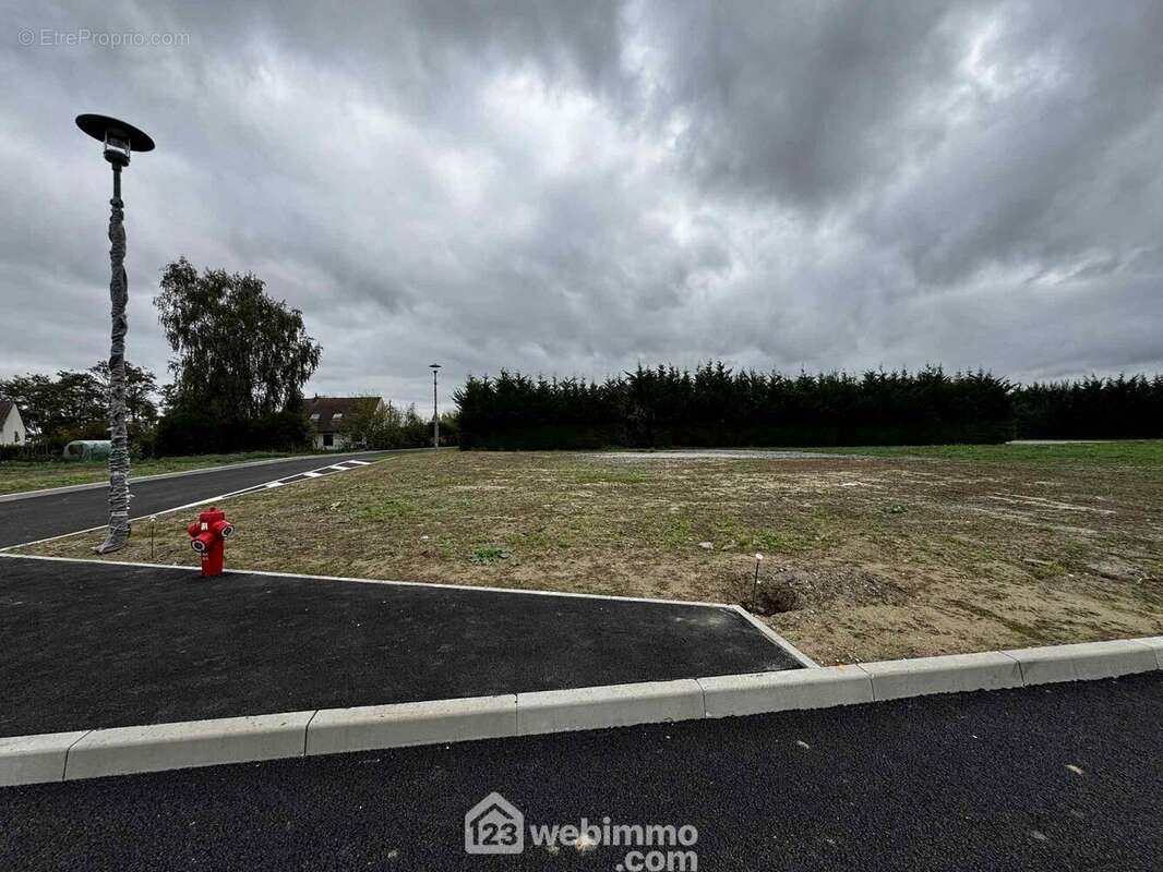 Un cadre de vie exceptionnel pour ceux qui recherchent calme, nature et authenticité. - Terrain à VERSIGNY