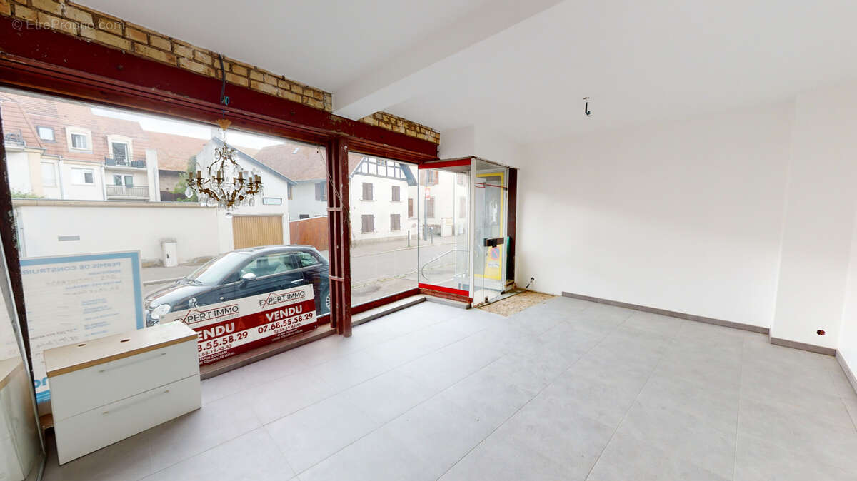 Local commercial Schiltigheim 3 pièce(s)  et un studio - photo 3