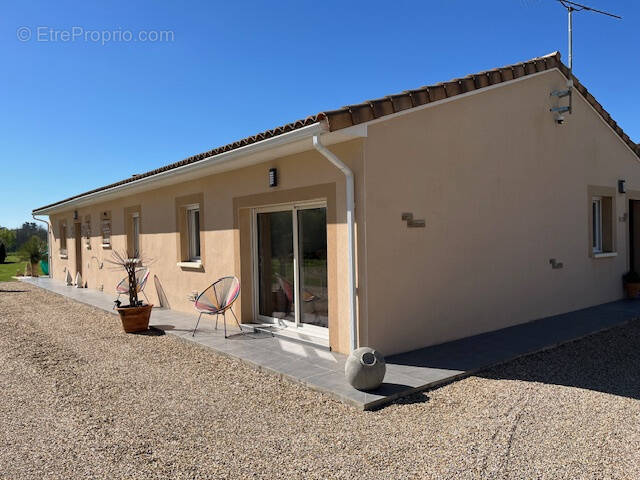 Maison à MONTCARET