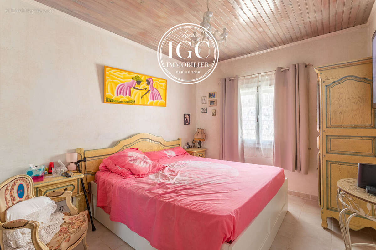 MAISON T3 + DEPENDANCE T1 - 126 m² sur parcelle de 311m² -- MARIGNANE - photo 9