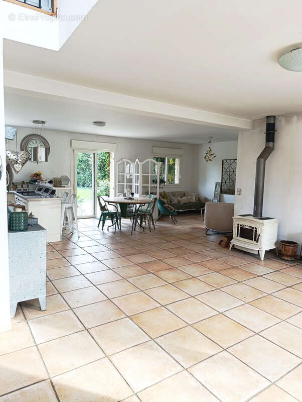 Maison à LINAS