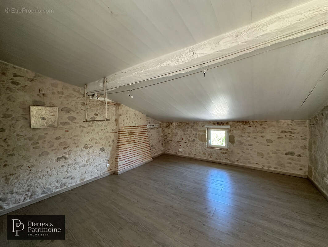 Maison à MAUVEZIN-SUR-GUPIE