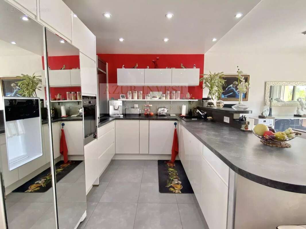 Appartement à ROQUEBRUNE-CAP-MARTIN