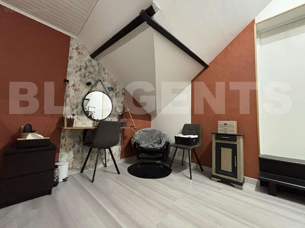 19e2cb90-bbd3-4e9a-8268-2bfe33e5cc4d - Maison à CHARLEVILLE-MEZIERES