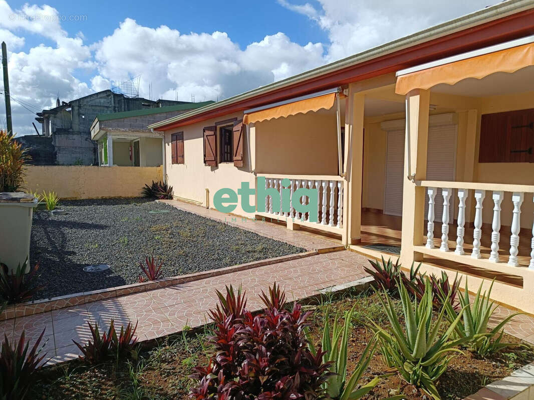 Maison à SAINTE-ROSE