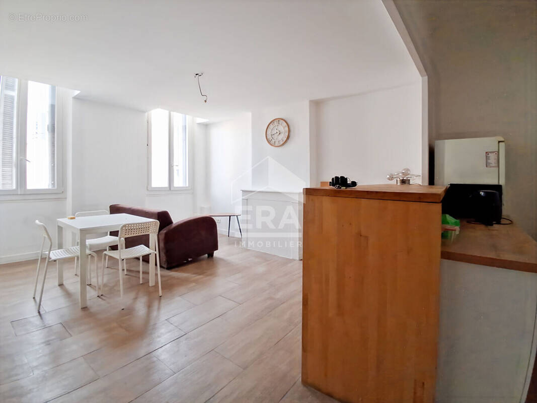 Appartement à MARSEILLE-2E