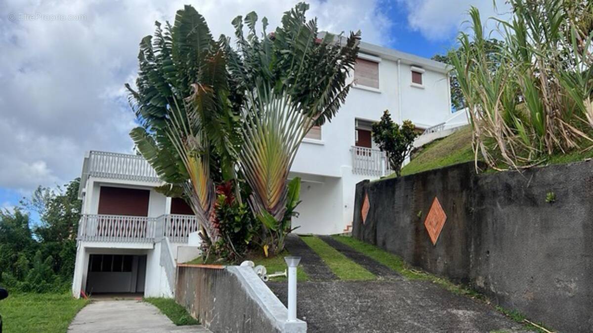 Maison à RIVIERE-PILOTE