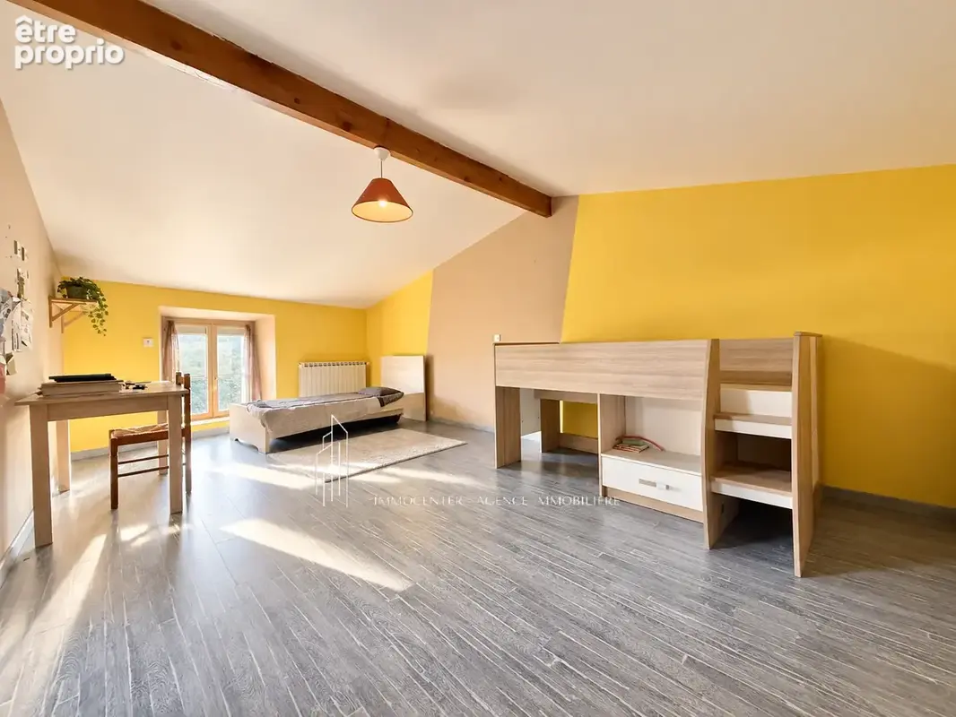 Grande bâtisse de caractère   Plus de 150 m2 habitables + seconde habitation d’environ 130 m2   Fort potentiel - photo 11