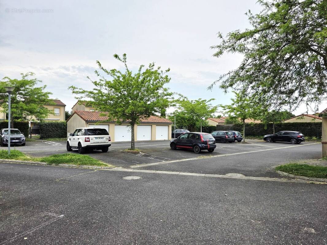 Parking à MERVILLE