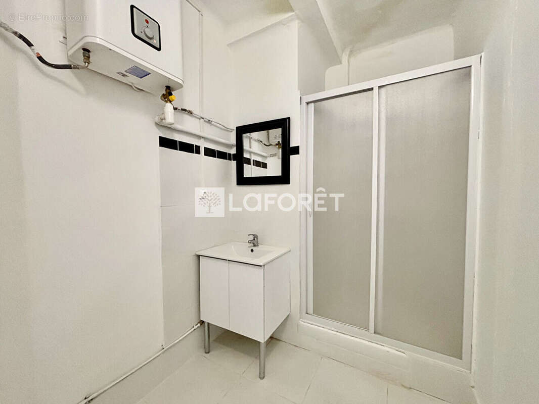 Appartement à MARSEILLE-4E