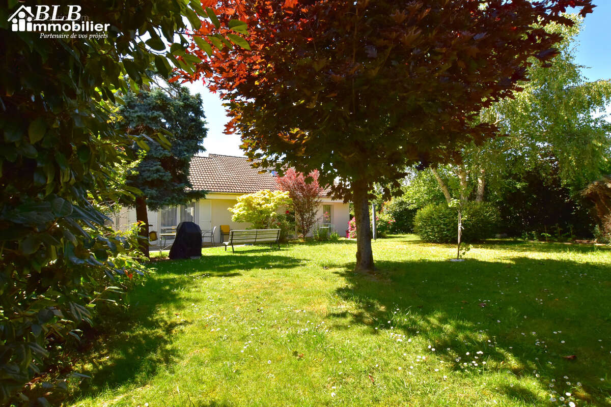 Maison à LES ESSARTS-LE-ROI