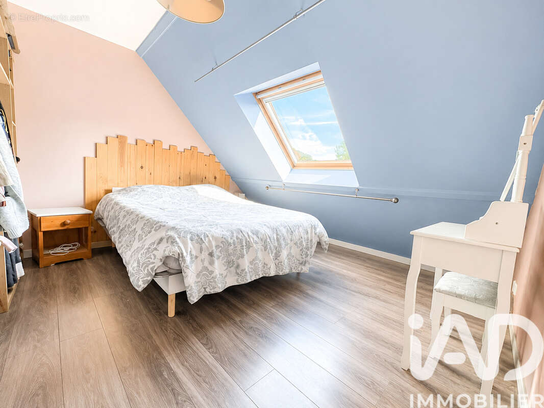 Maison 110 m² à Estreelles  - photo 7