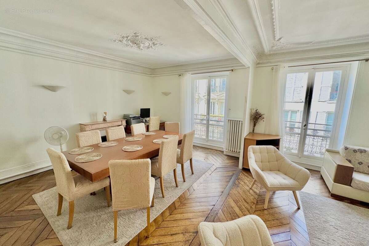 Appartement à PARIS-10E