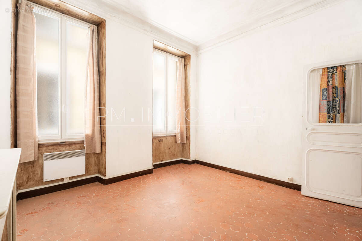 Appartement à MARSEILLE-2E