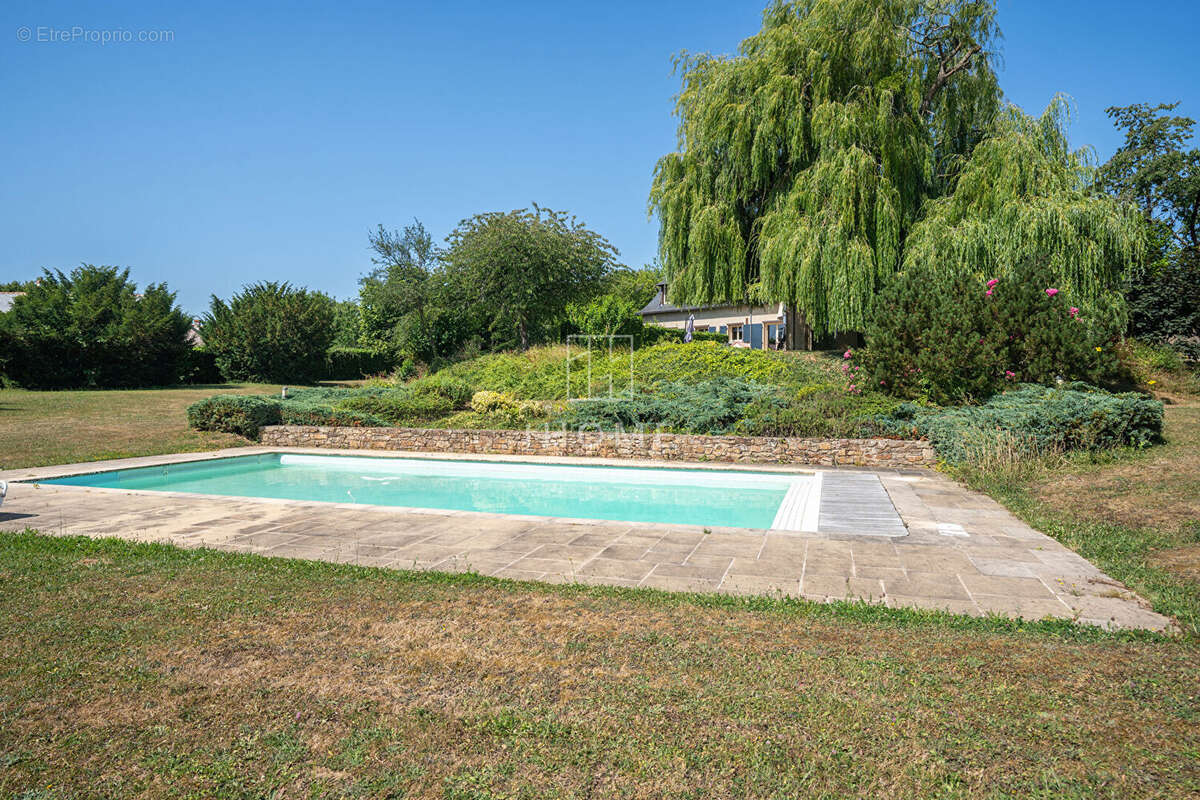 Maison à MONTREUIL-SUR-MAINE