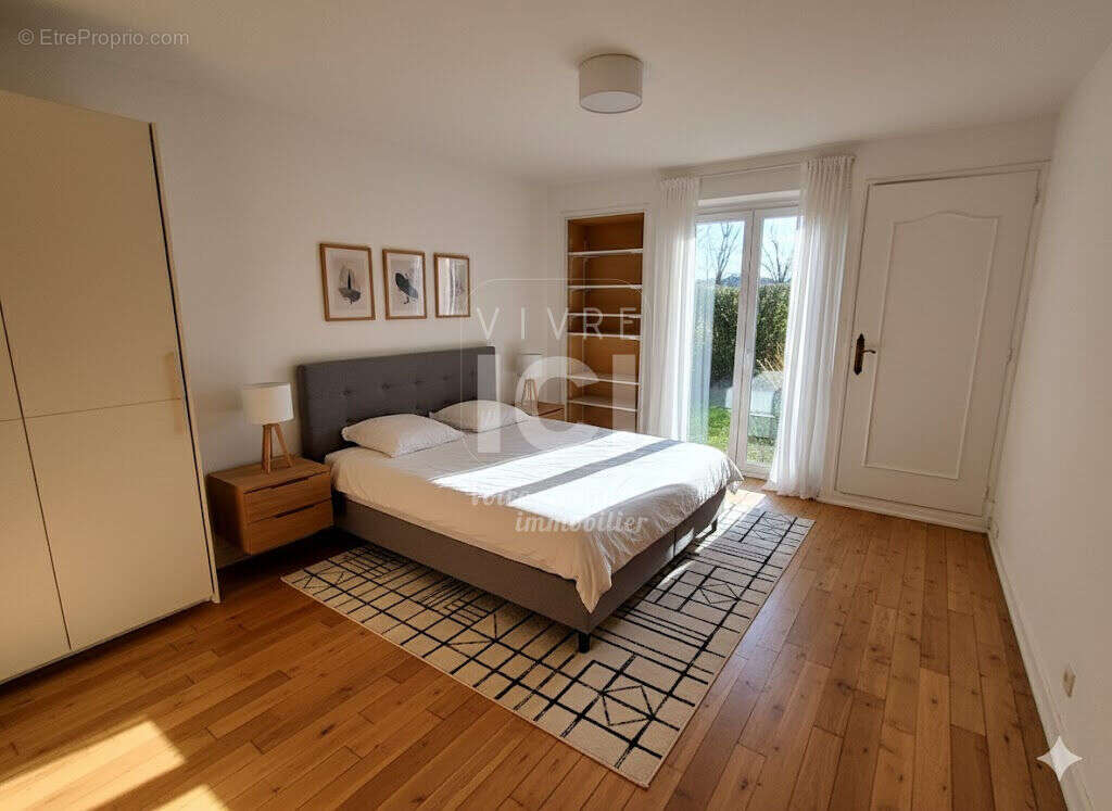 Maison à SAINTE-LUCE-SUR-LOIRE