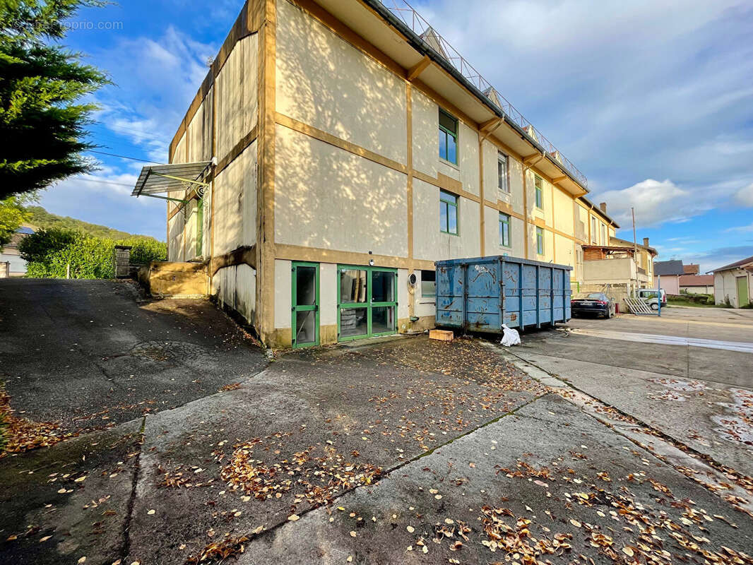 Ensemble immobilier a usage commercial ou artisanal et d'habitation - photo 12